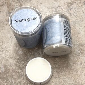 Neutrogena Blue Facial Cleansing Pads - Gentle Exfoliating Puffs